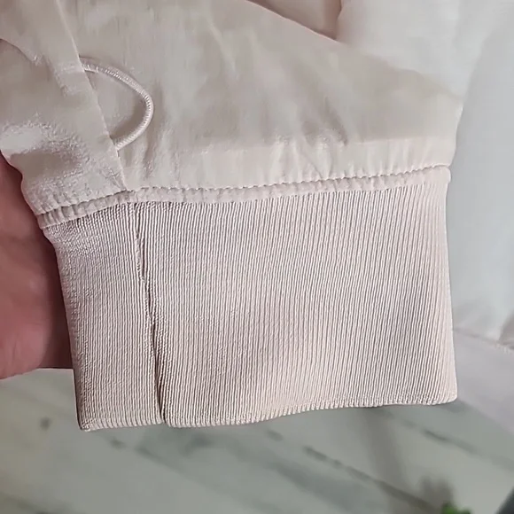 under armour womens cold gear loose fit bomber jacket size M Light Pink - Picture 8 of 9